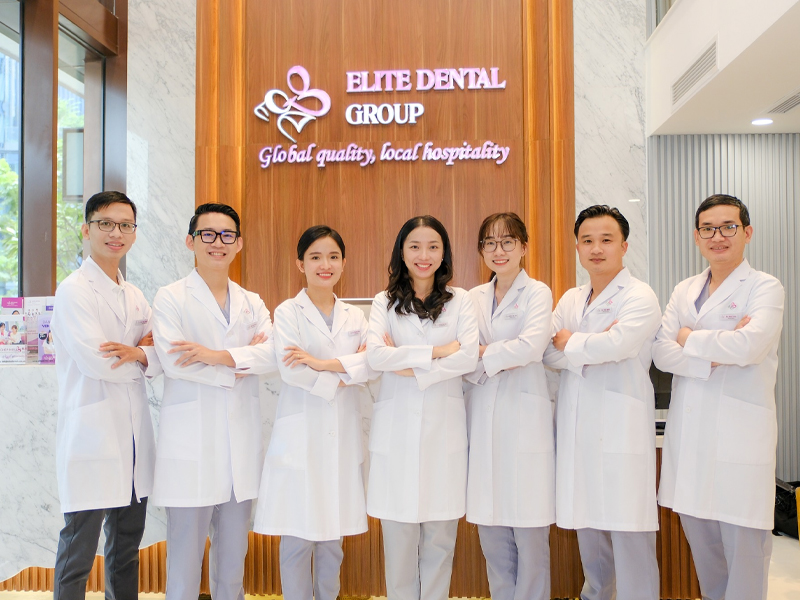Nha khoa Elite Dental có các bác sĩ am hiểu chuyên sâu về bọc răng sứ thẩm mỹ