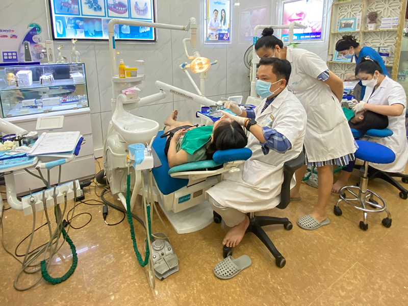 Nha khoa Smile One có lợi thế về đội ngũ Y bác sĩ, máy móc thiết bị, công nghệ hiện đại