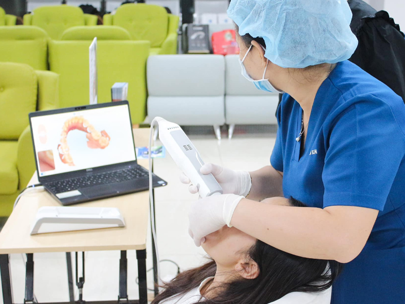 Nha khoa Kim ứng dụng nhiều công nghệ thông minh trong niềng răng