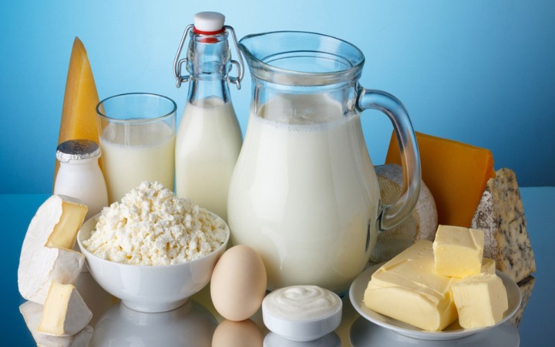 Sữa và các sản phẩm từ sữa cung cấp nhiều chất dinh dưỡng cho người niềng răng