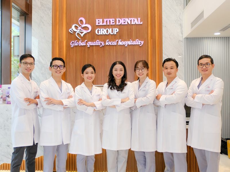 Bác sĩ của Elite Dental tốt nghiệp ở cả Việt Nam và các quốc gia phát triển