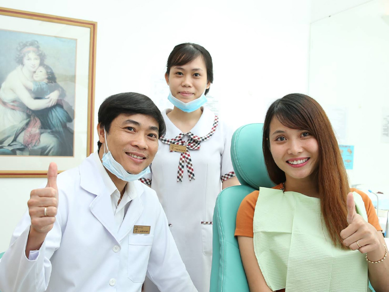 Nha khoa Minh Khai có bác sĩ thân thiện, nhiệt tình, tài năng