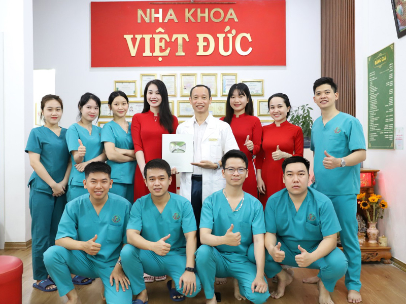 Nha khoa Việt Đức quy tụ nhiều bác sĩ giỏi, lành nghề