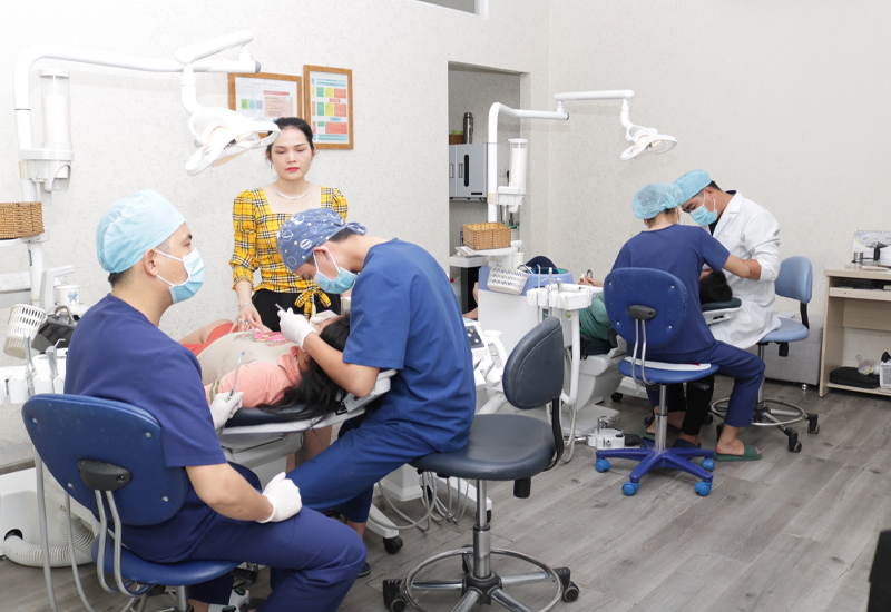 Các bác sĩ của Nha khoa Dr.Hạ đều là chuyên gia trong lĩnh vực Răng Hàm Mặt