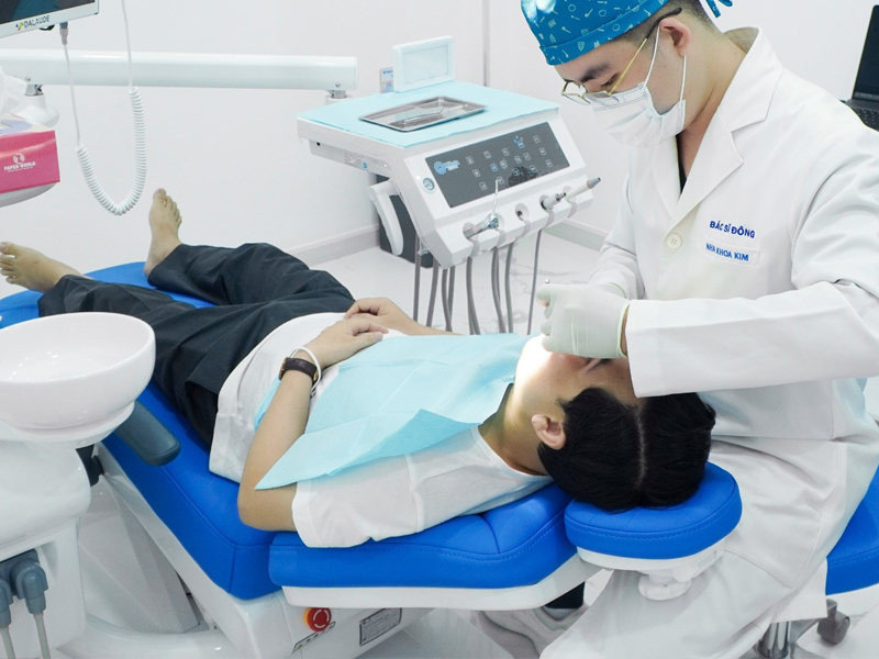 Nha khoa Kim cung cấp đa dạng dịch vụ chăm sóc răng miệng từ cơ bản đến chuyên sâu