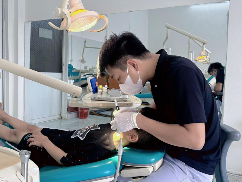 Nha khóa Á Châu cung cấp nhiều dịch vụ, bao gồm chăm sóc răng miệng cho trẻ em