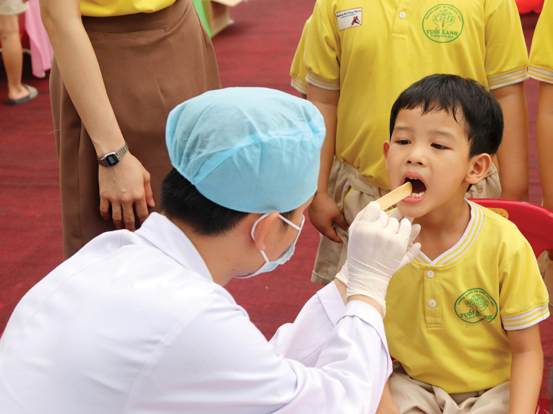 Nha khoa Sài Gòn 7 thường xuyên có chương trình chăm sóc răng miệng cho trẻ em