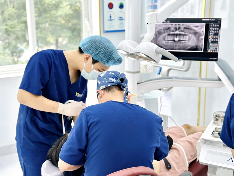 Các bác sĩ của Nha khoa ViDental có đủ kỹ năng xử lý vấn đề răng miệng cho khách hàng