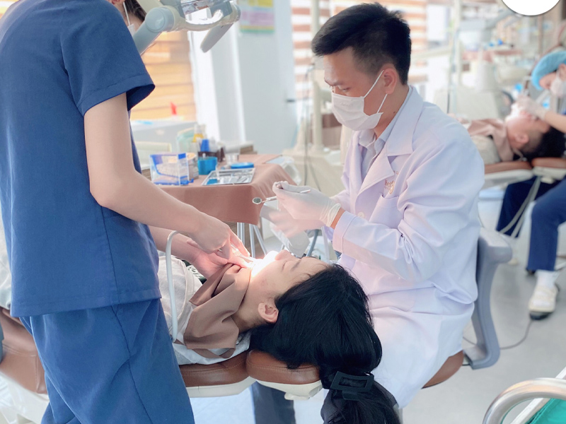 Nha khoa Việt Smile cung cấp dịch vụ chất lượng cao cho khách hàng